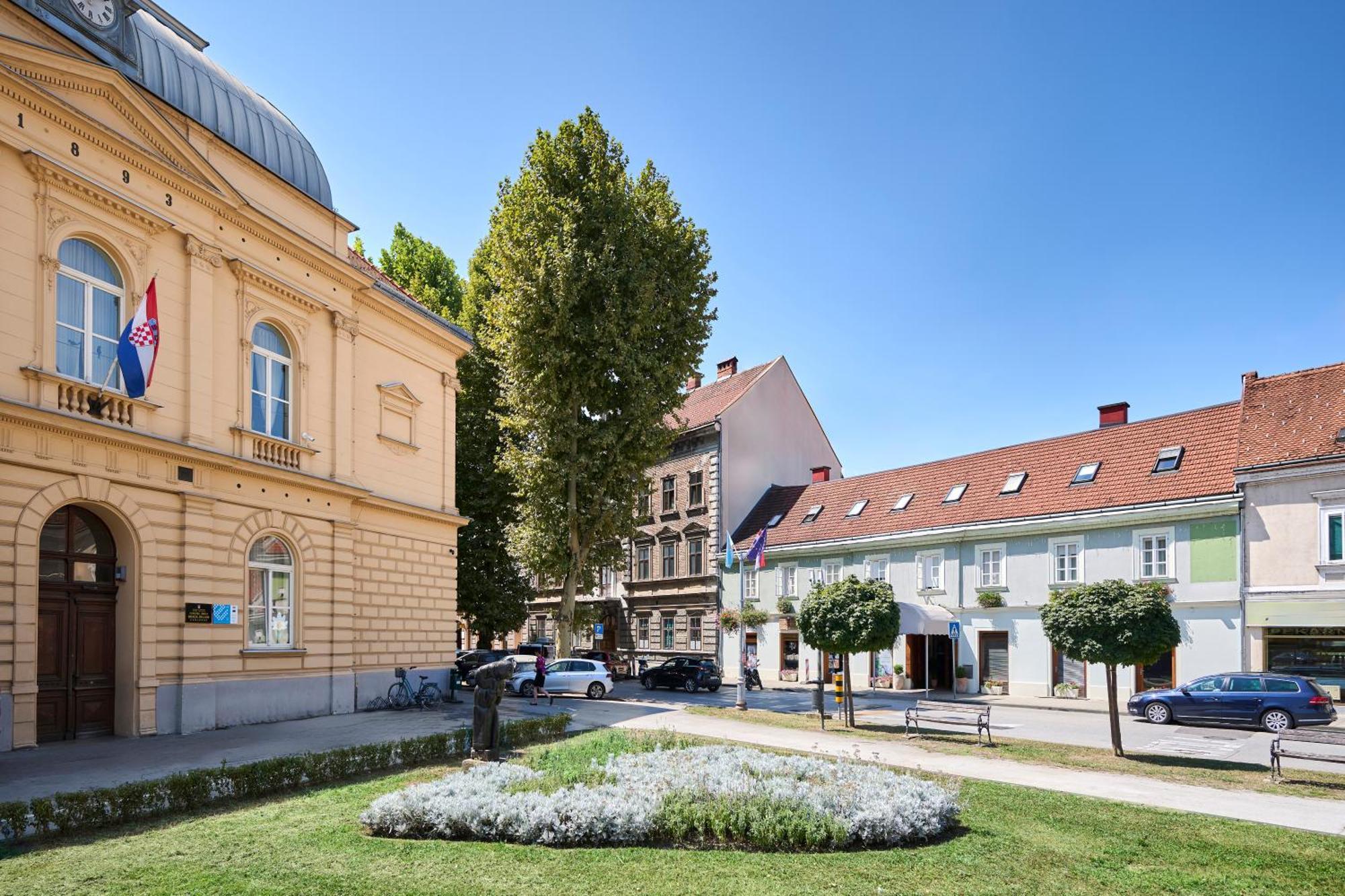 Hotel Kadoor Karlovac Exterior foto